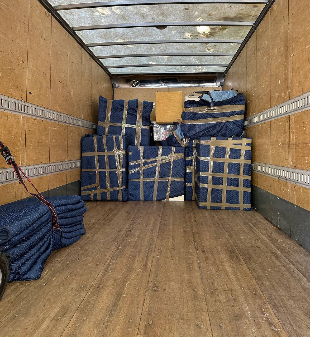 Organized moving truck